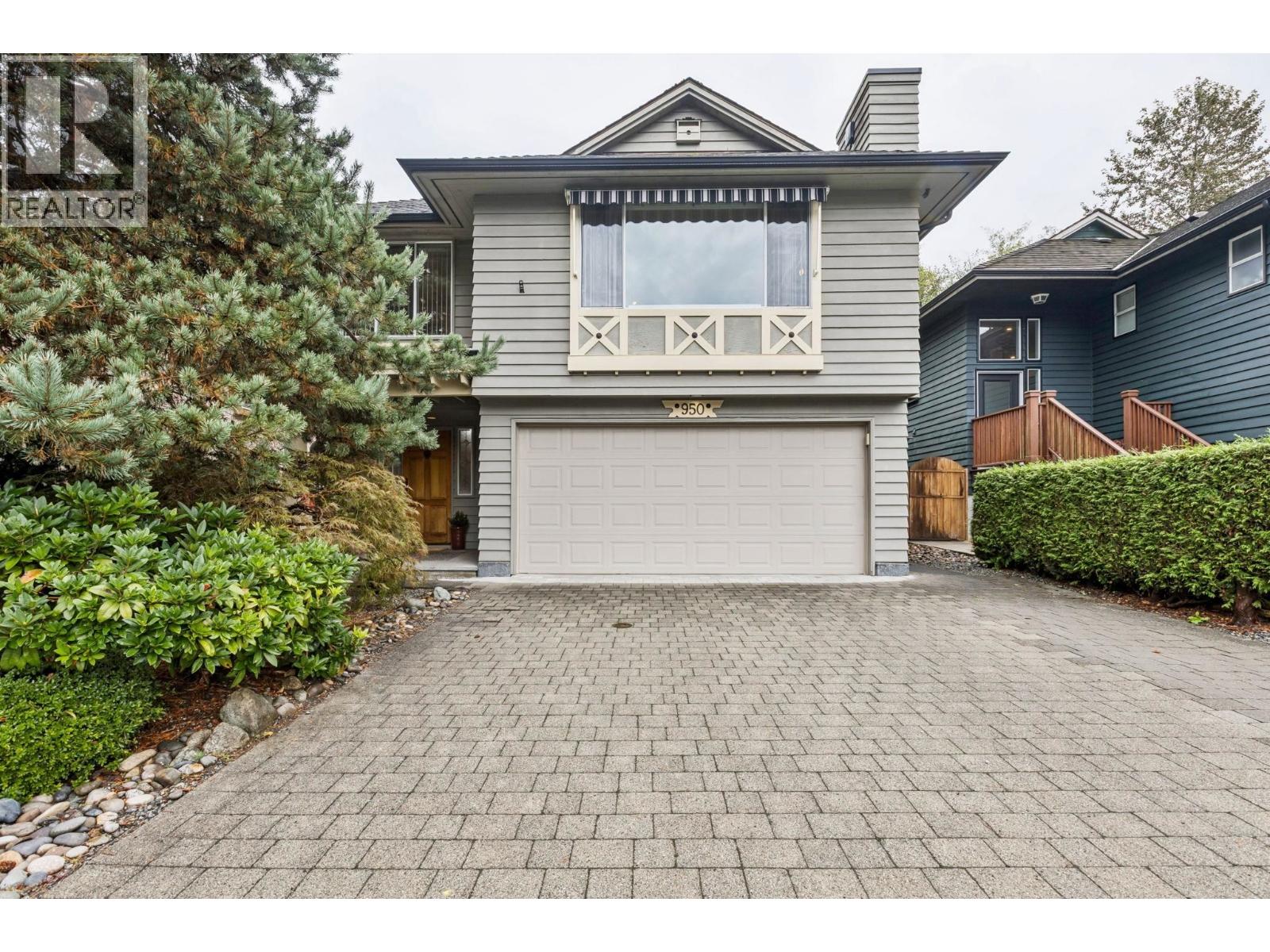950 ROCHE POINT DRIVE, North Vancouver, British Columbia