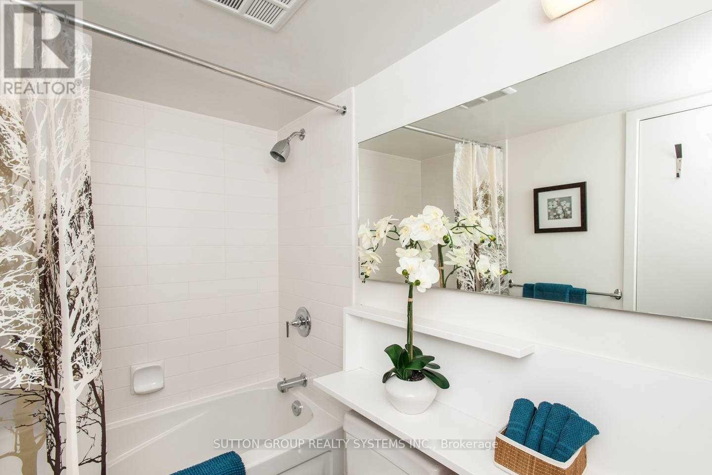 3505 - 15 Fort York Boulevard, Toronto, Ontario  M5V 3Y4 - Photo 11 - C12438950