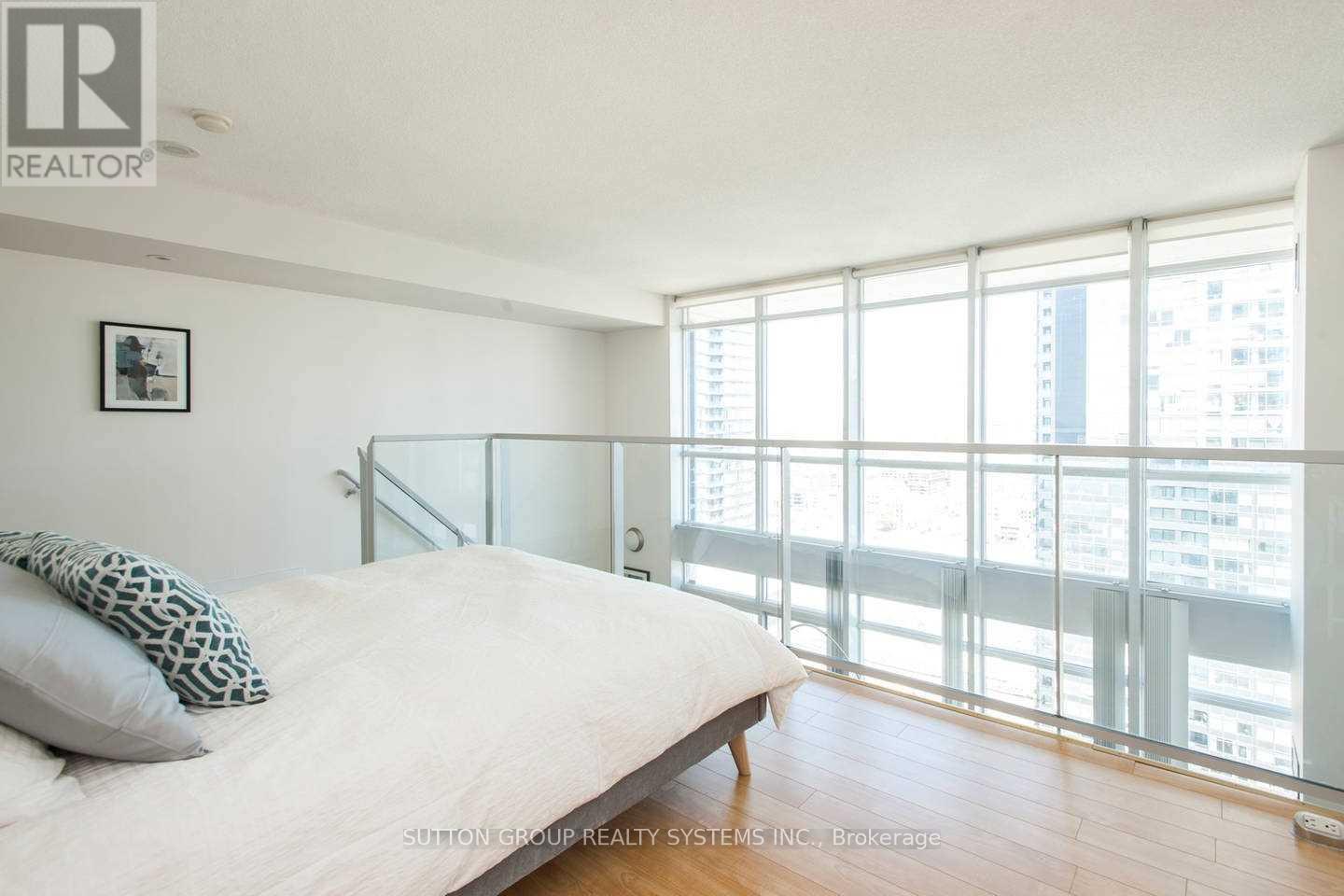 3505 - 15 Fort York Boulevard, Toronto, Ontario  M5V 3Y4 - Photo 5 - C12438950