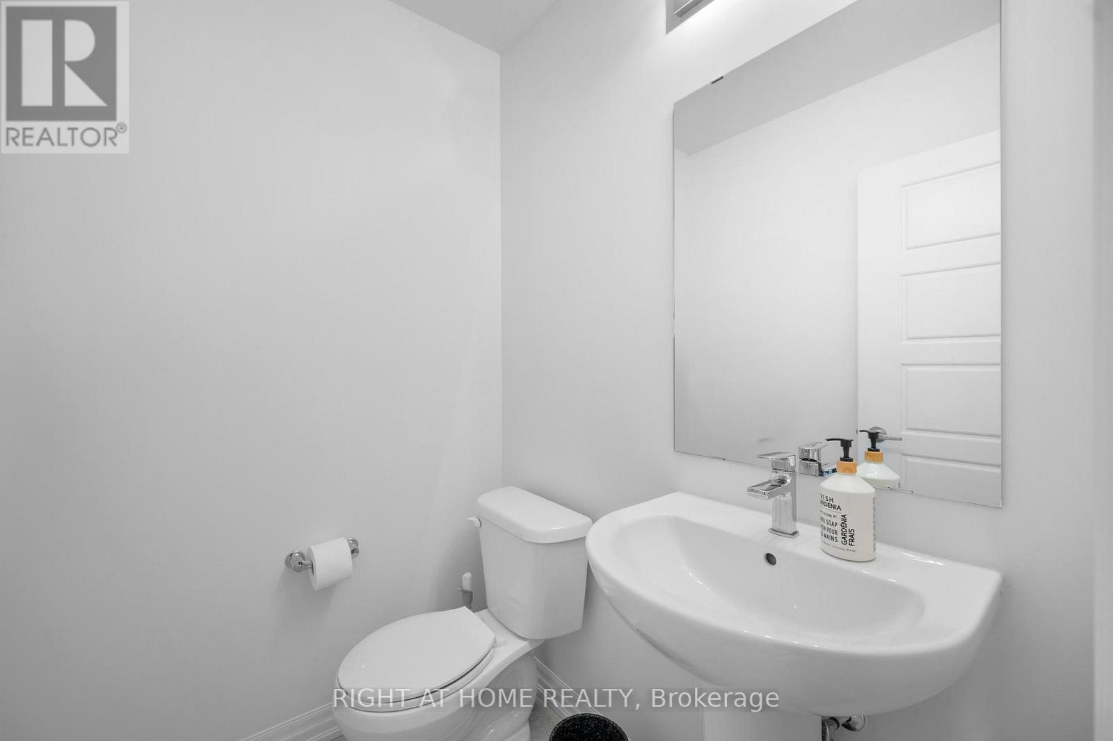 55 Delano Way, Newmarket, Ontario  L3X 0L4 - Photo 18 - N12438967