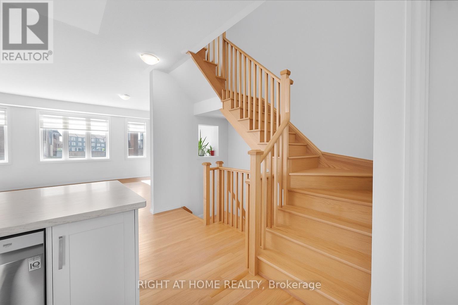 55 Delano Way, Newmarket, Ontario  L3X 0L4 - Photo 23 - N12438967