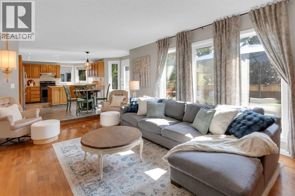 240 Woodbriar Place Sw, Calgary, Alberta  T2W 6B1 - Photo 12 - A2256623