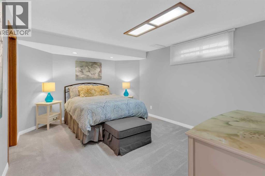240 Woodbriar Place Sw, Calgary, Alberta  T2W 6B1 - Photo 31 - A2256623
