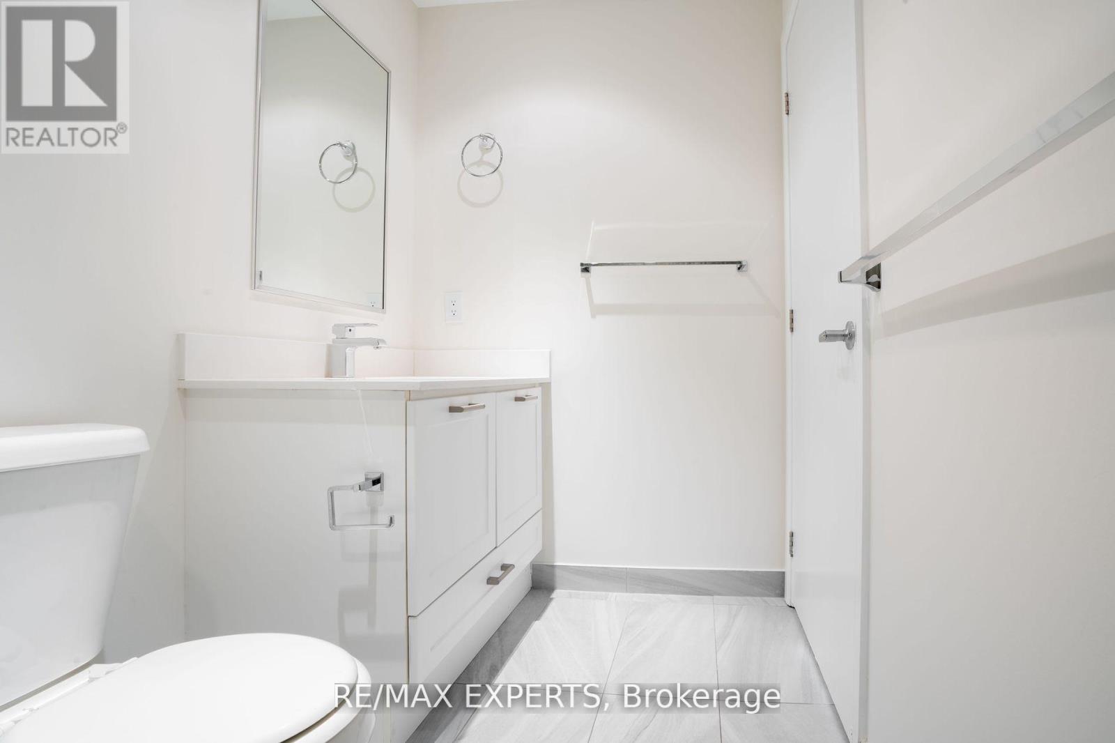210 - 2480 Prince Michael Drive, Oakville, Ontario  L6H 0H1 - Photo 12 - W12438960