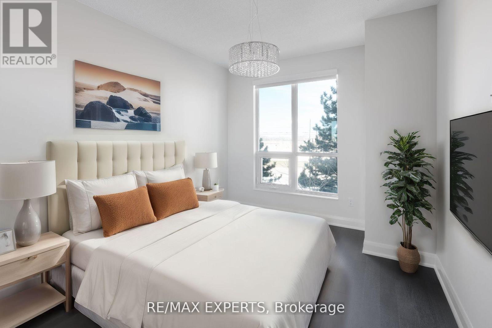 210 - 2480 Prince Michael Drive, Oakville, Ontario  L6H 0H1 - Photo 13 - W12438960