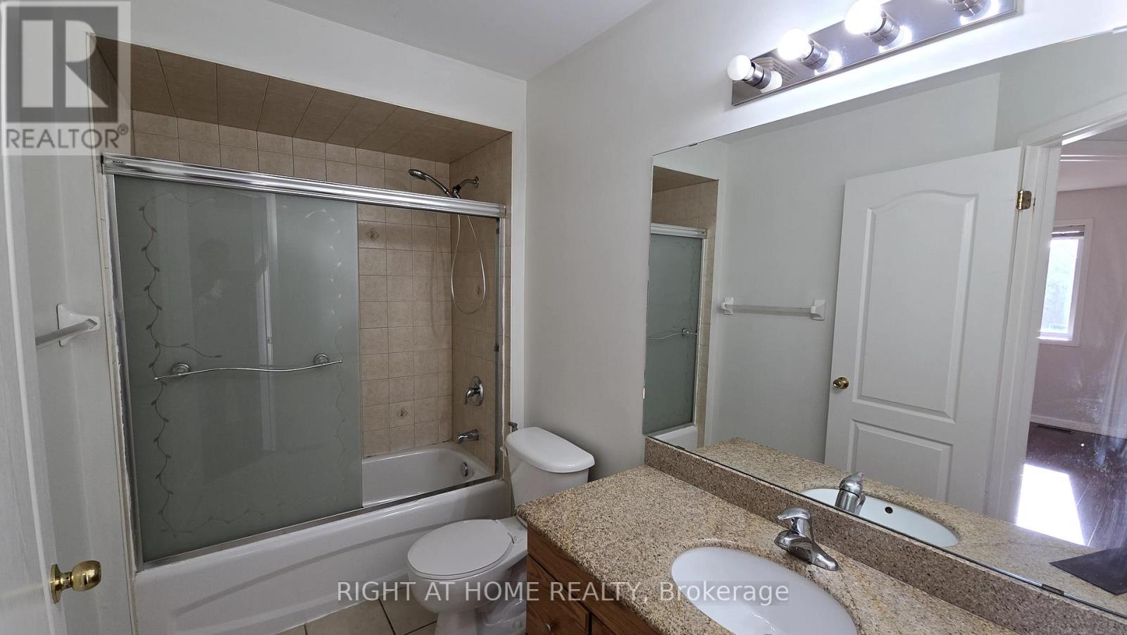 2438 Shadow Court, Oakville, Ontario  L6M 5G6 - Photo 23 - W12370301