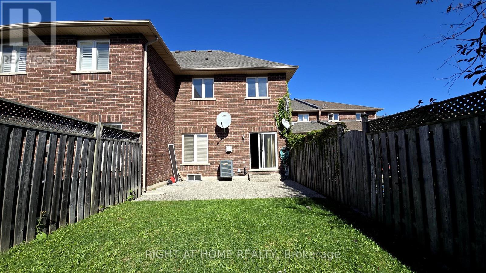 2438 Shadow Court, Oakville, Ontario  L6M 5G6 - Photo 38 - W12370301