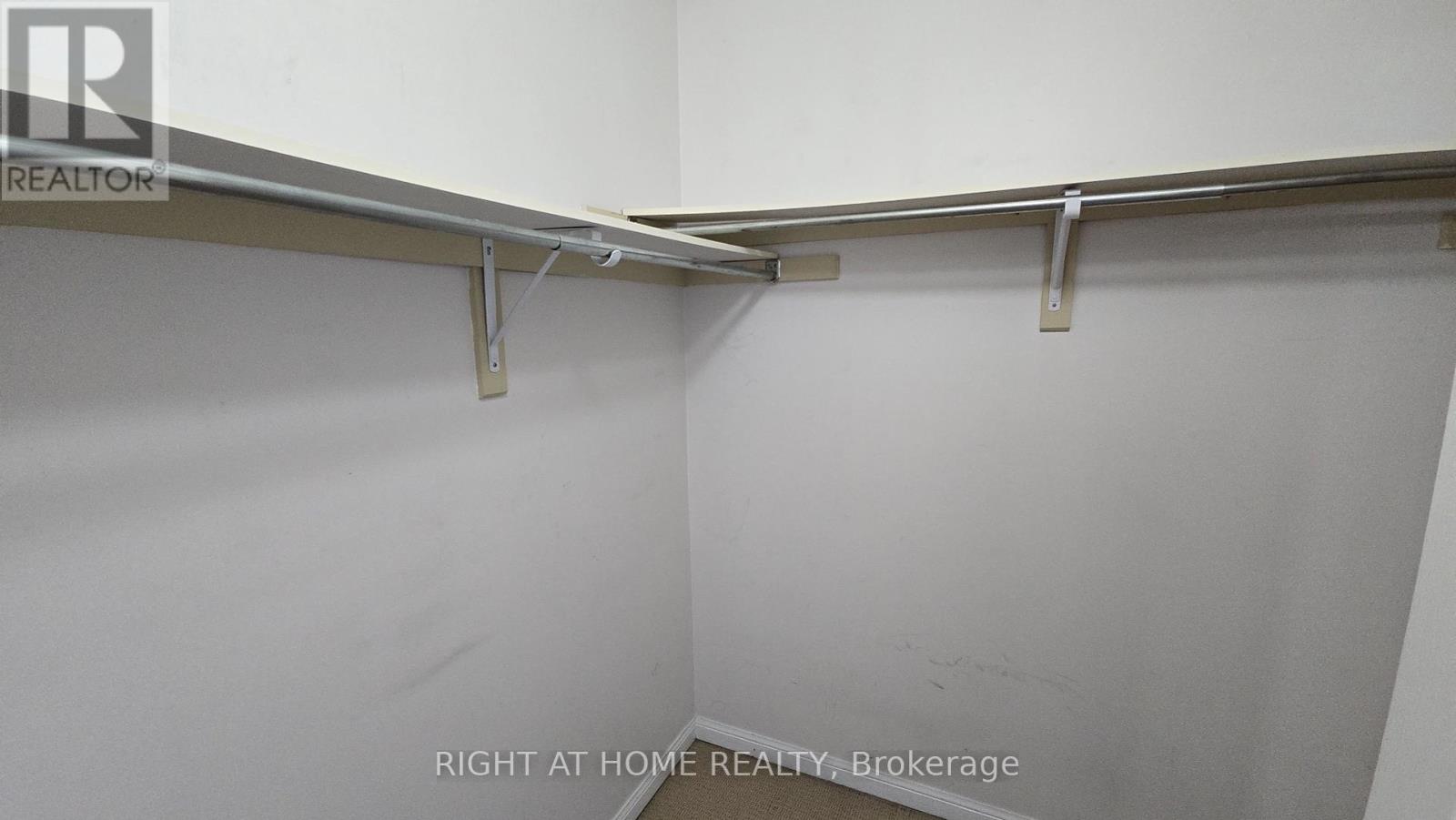 2438 Shadow Court, Oakville, Ontario  L6M 5G6 - Photo 21 - W12370301