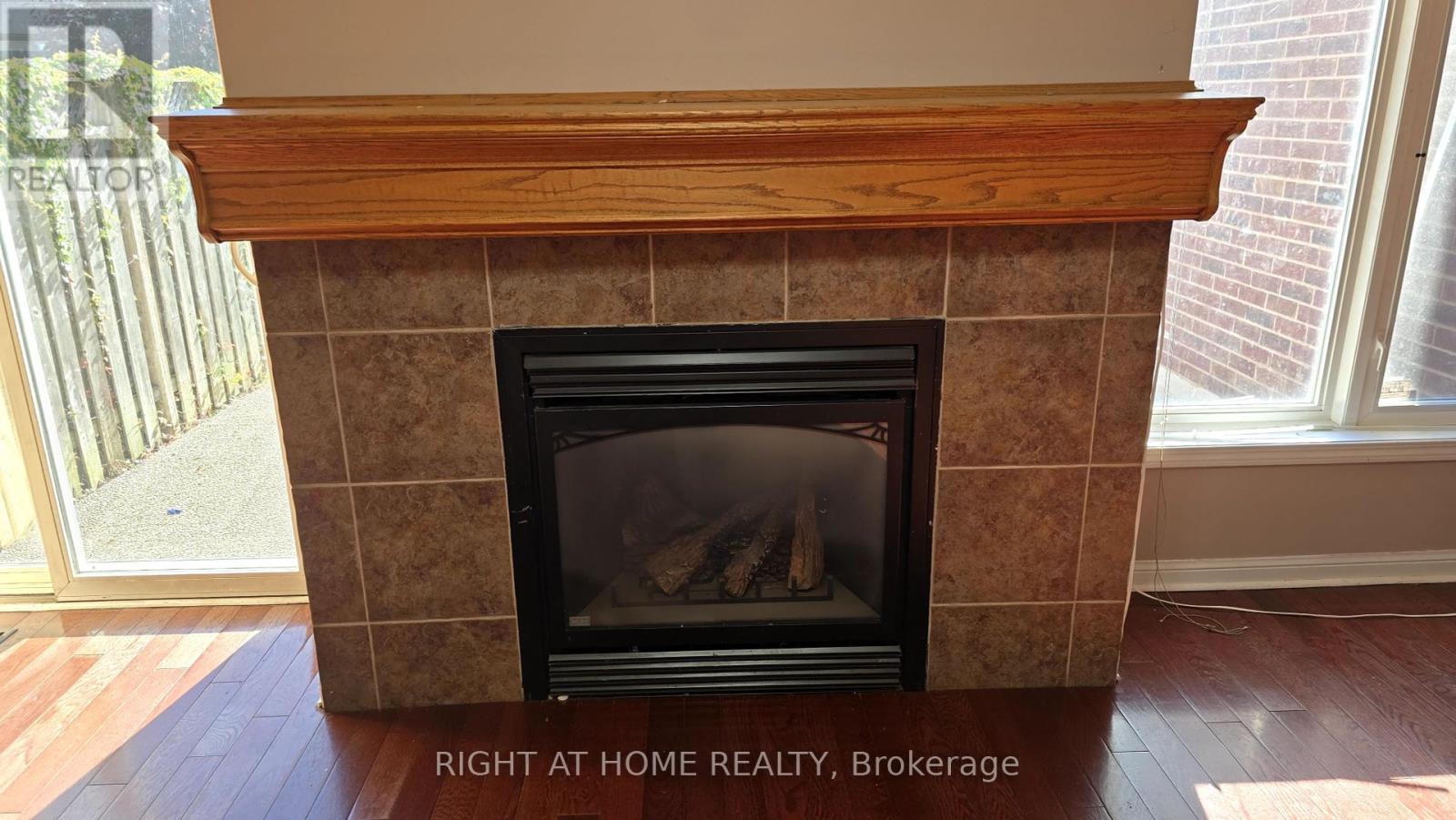 2438 Shadow Court, Oakville, Ontario  L6M 5G6 - Photo 8 - W12370301