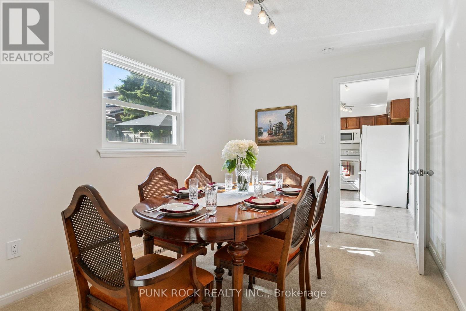 4161 Claypine Rise, Mississauga (Rathwood), Ontario  L4W 2G5 - Photo 14 - W12438989
