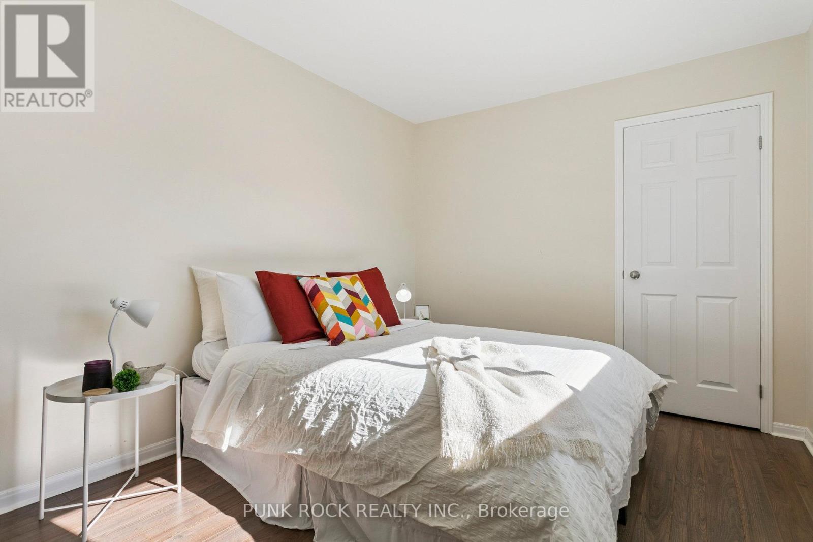 4161 Claypine Rise, Mississauga (Rathwood), Ontario  L4W 2G5 - Photo 25 - W12438989