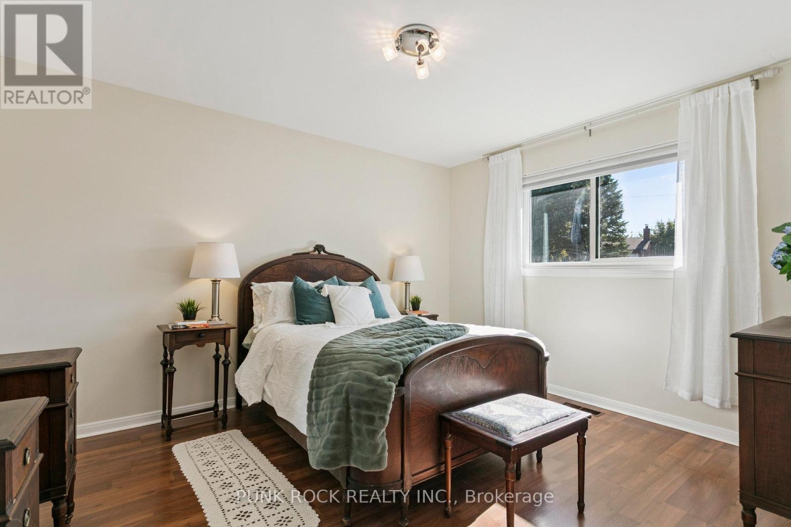 4161 Claypine Rise, Mississauga (Rathwood), Ontario  L4W 2G5 - Photo 29 - W12438989