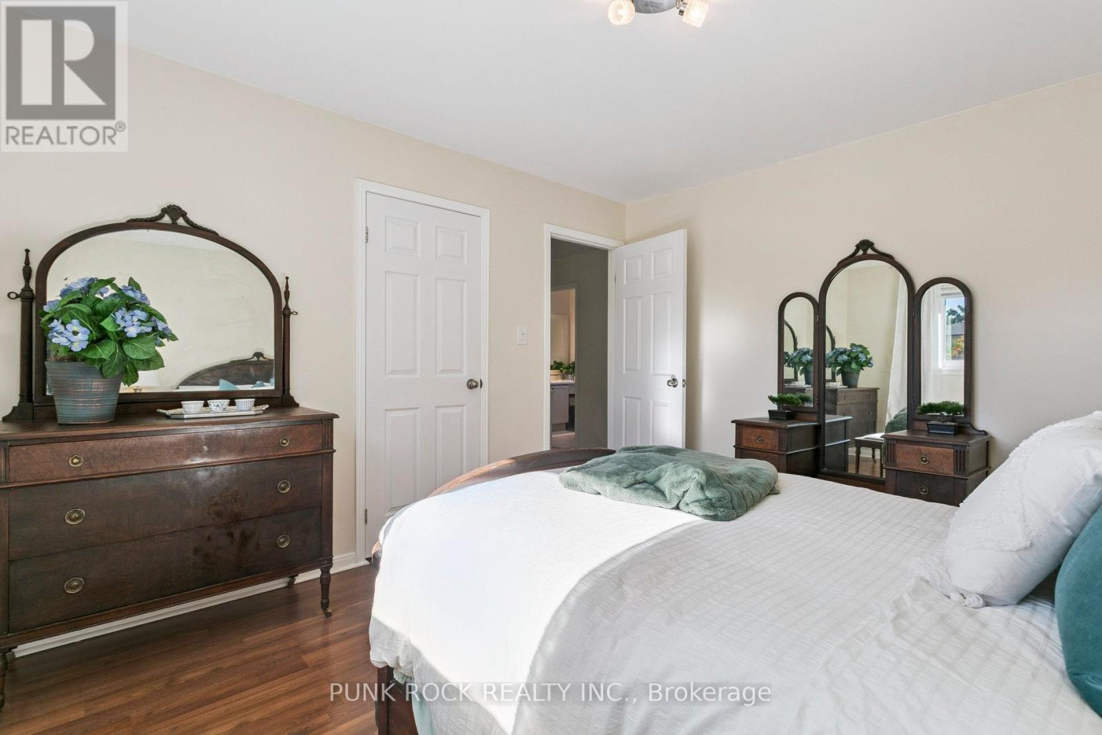 4161 Claypine Rise, Mississauga (Rathwood), Ontario  L4W 2G5 - Photo 30 - W12438989