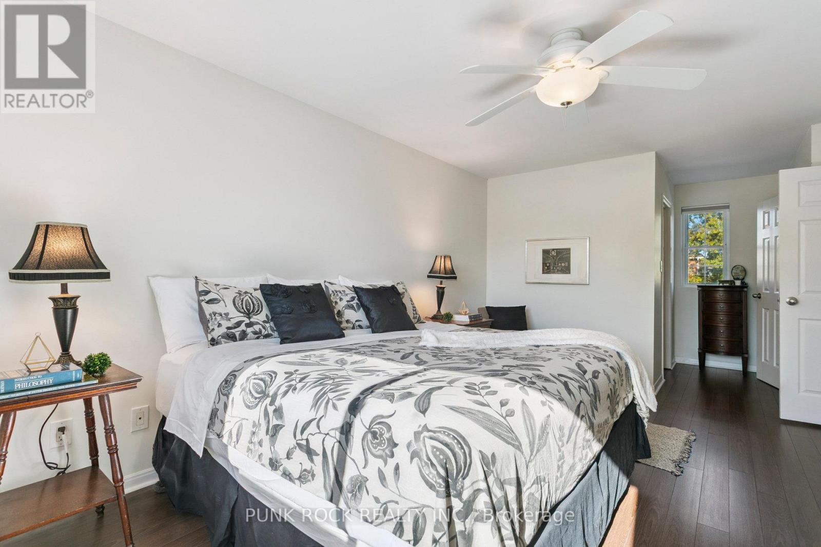 4161 Claypine Rise, Mississauga (Rathwood), Ontario  L4W 2G5 - Photo 33 - W12438989