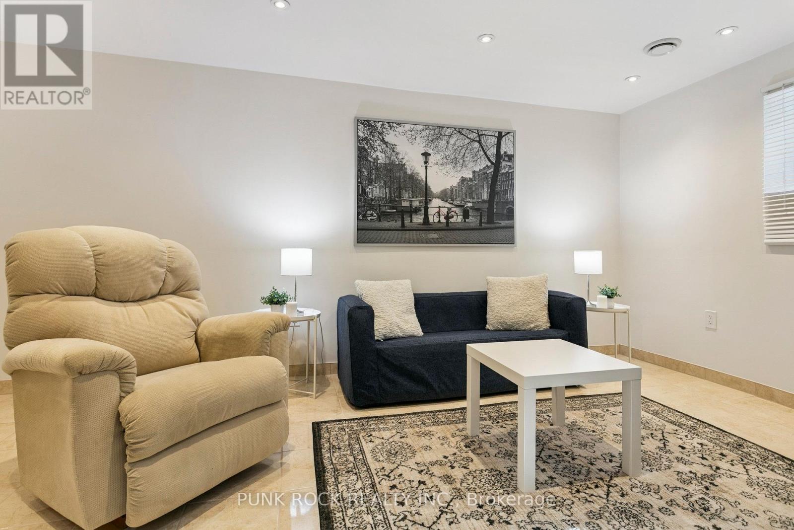 4161 Claypine Rise, Mississauga (Rathwood), Ontario  L4W 2G5 - Photo 36 - W12438989