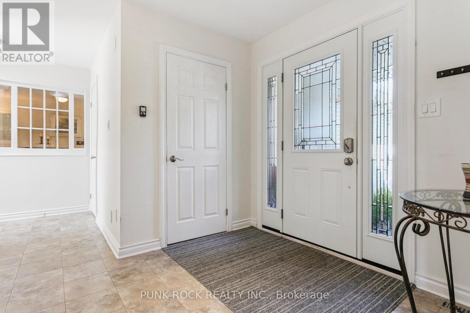 4161 Claypine Rise, Mississauga (Rathwood), Ontario  L4W 2G5 - Photo 4 - W12438989