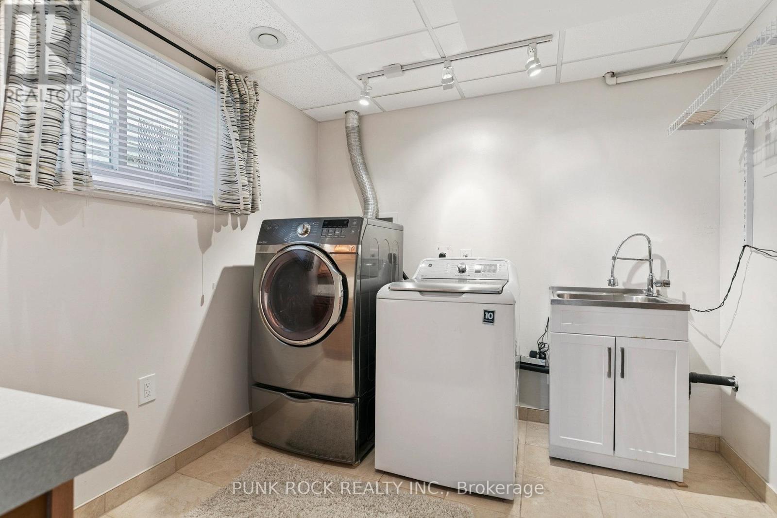 4161 Claypine Rise, Mississauga (Rathwood), Ontario  L4W 2G5 - Photo 41 - W12438989