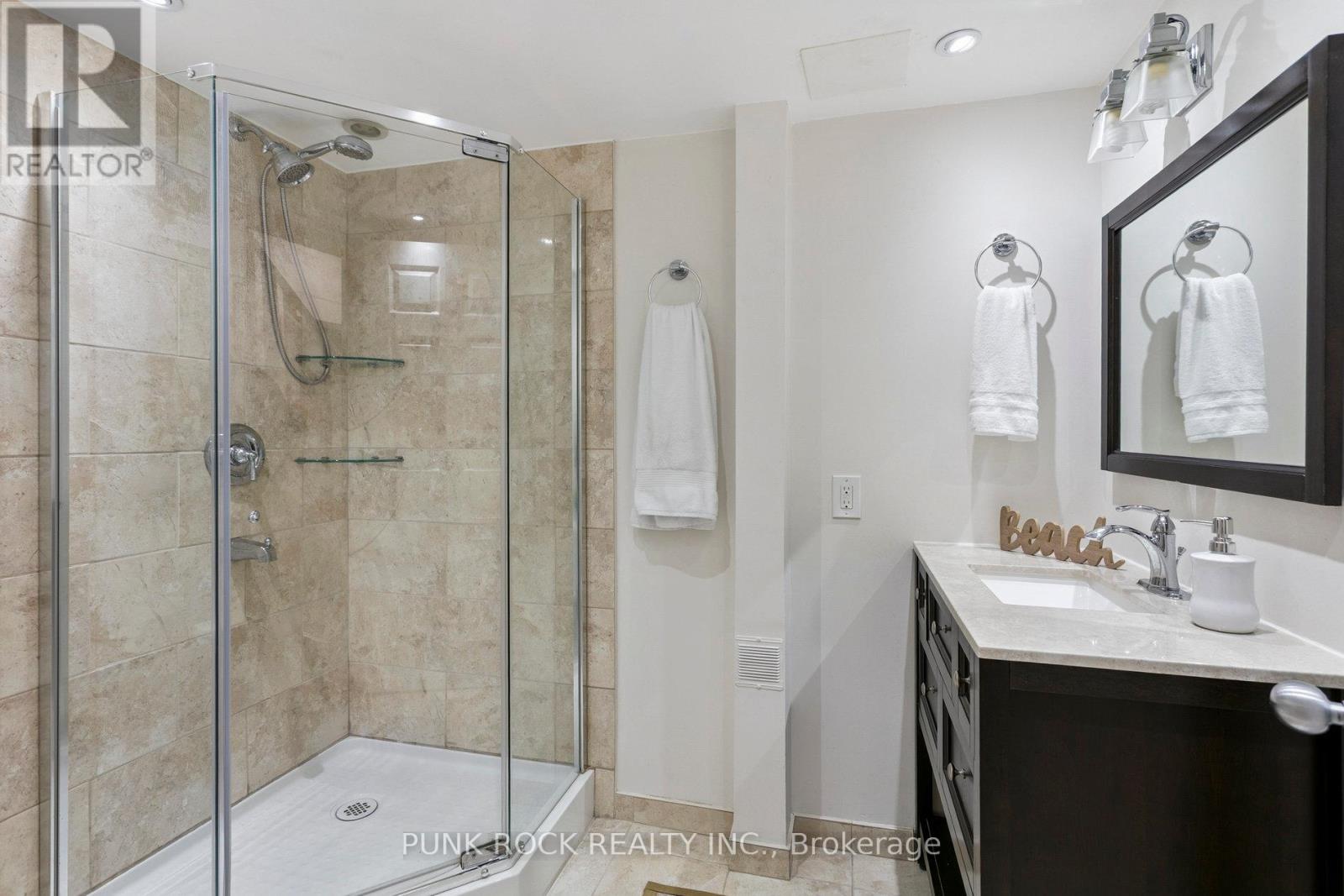 4161 Claypine Rise, Mississauga (Rathwood), Ontario  L4W 2G5 - Photo 42 - W12438989