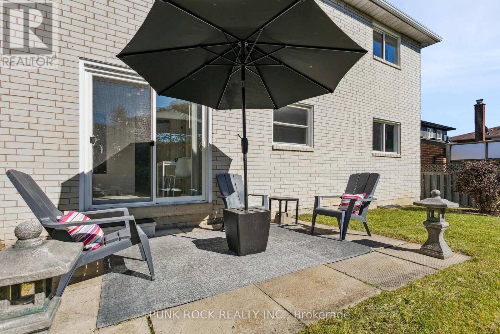 4161 Claypine Rise, Mississauga (Rathwood), Ontario  L4W 2G5 - Photo 45 - W12438989