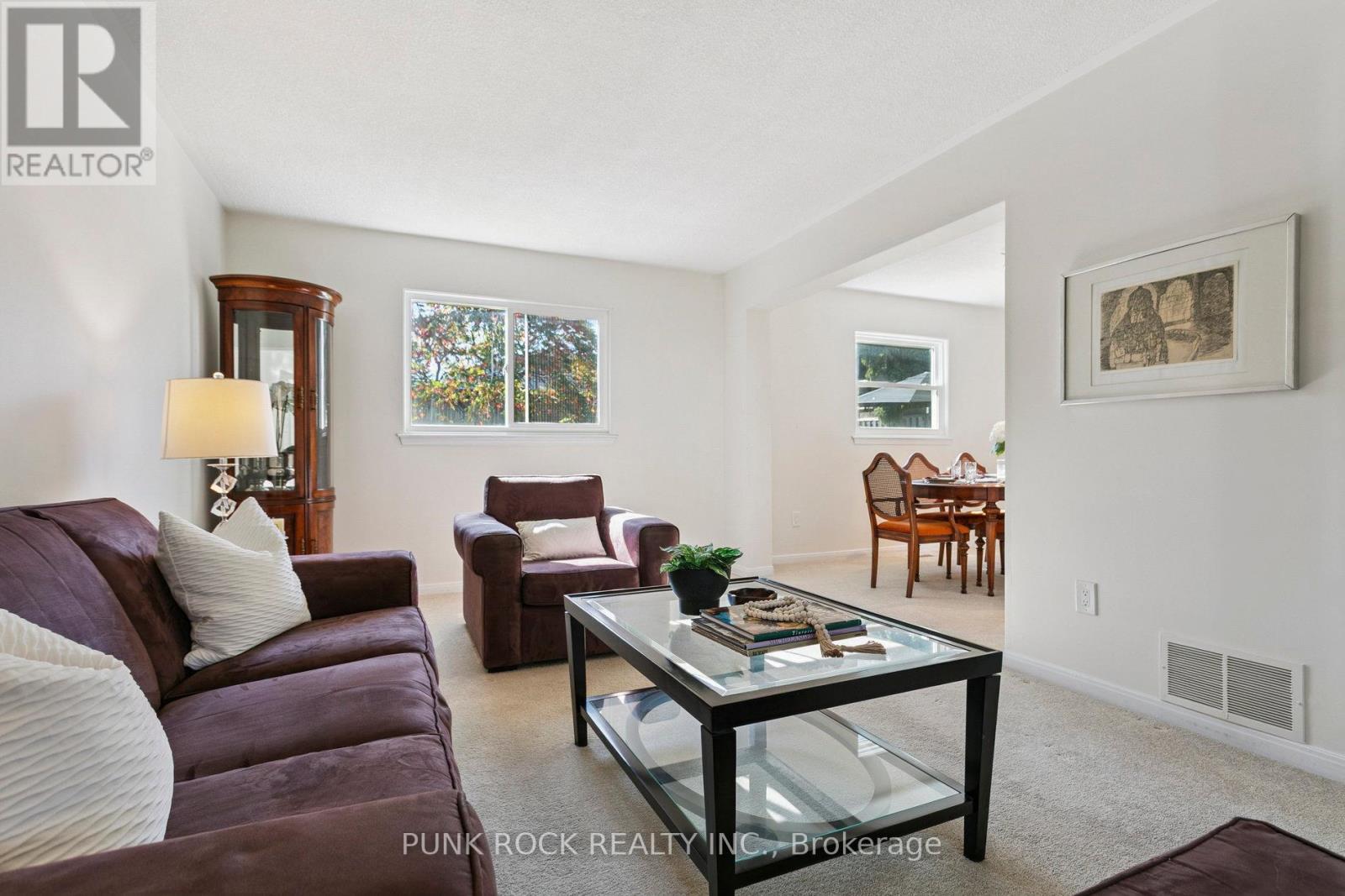 4161 Claypine Rise, Mississauga (Rathwood), Ontario  L4W 2G5 - Photo 9 - W12438989