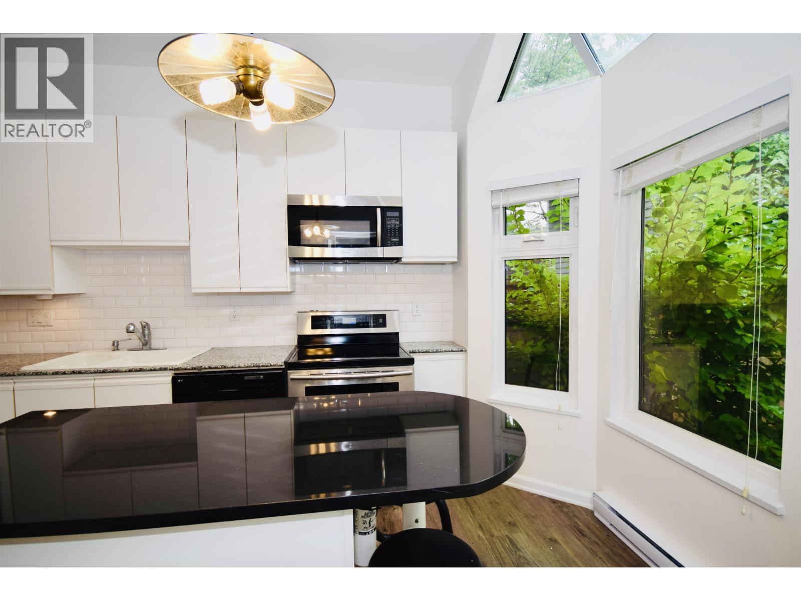 1966 W 11th Avenue, Vancouver, British Columbia  V6J 2C6 - Photo 13 - R3054351