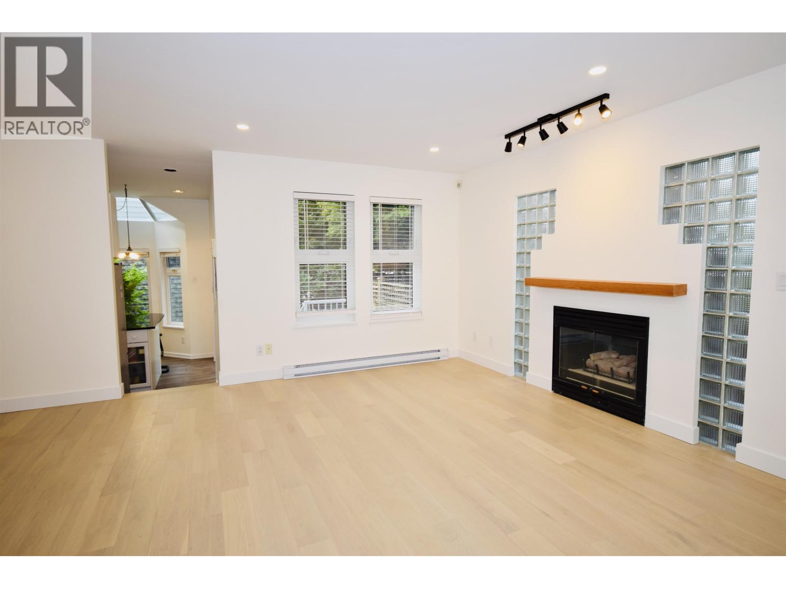 1966 W 11th Avenue, Vancouver, British Columbia  V6J 2C6 - Photo 9 - R3054351