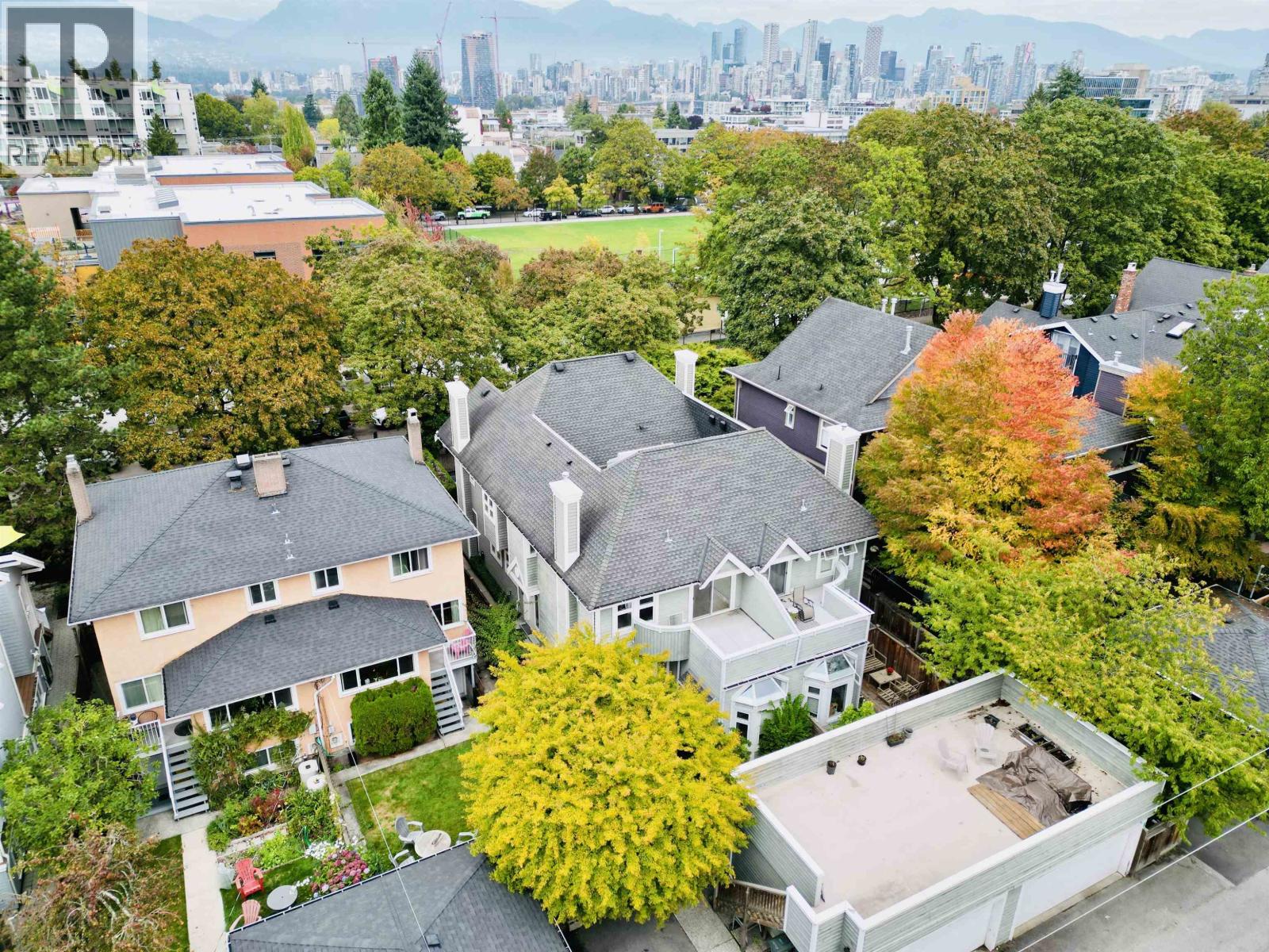 1966 W 11th Avenue, Vancouver, British Columbia  V6J 2C6 - Photo 1 - R3054351