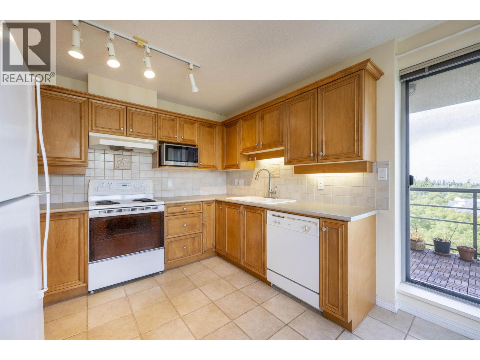 1001 5639 Hampton Place, Vancouver, British Columbia  V6T 2H6 - Photo 3 - R3054380