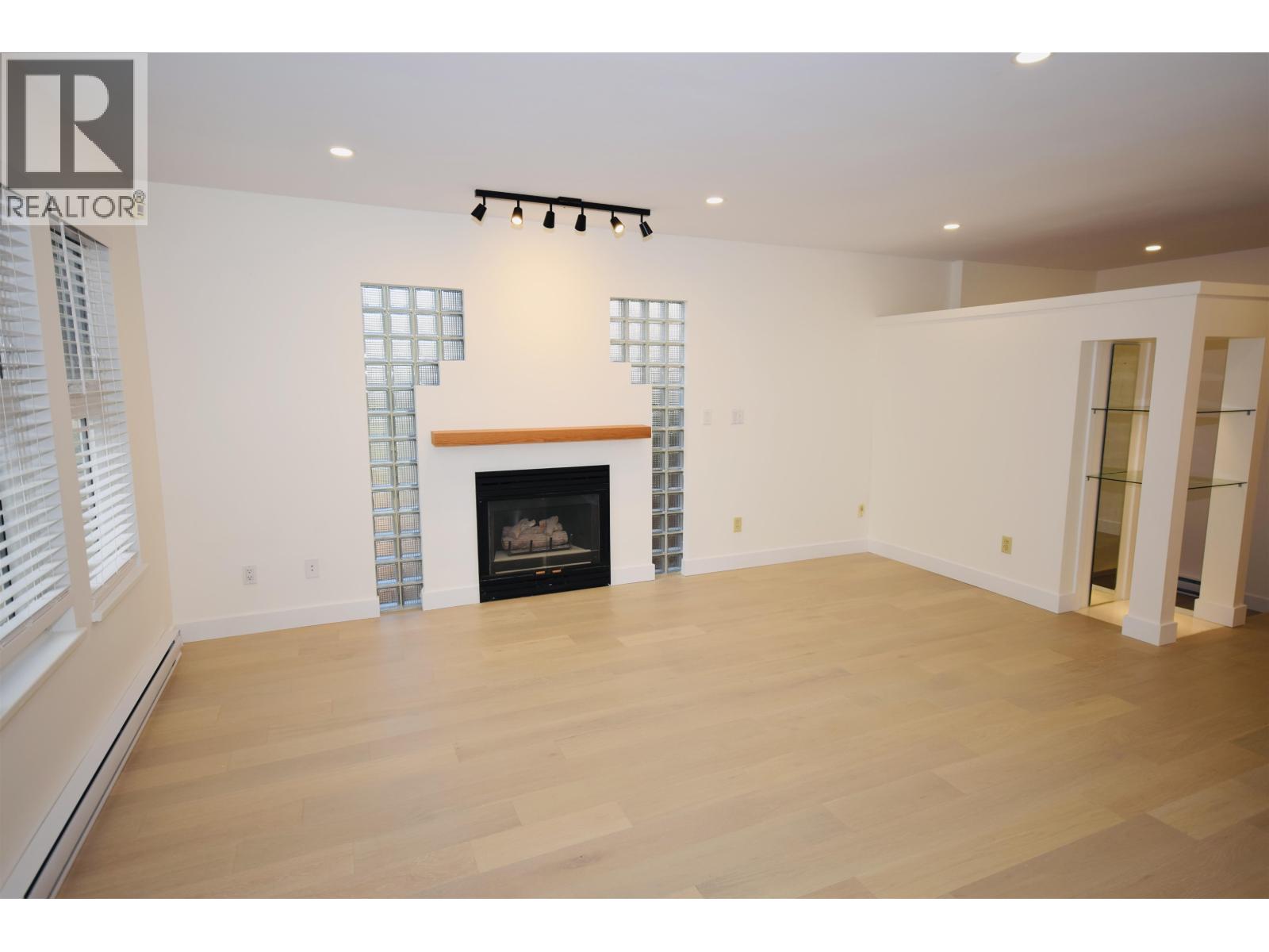 1966 W 11th Avenue, Vancouver, British Columbia  V6J 2C6 - Photo 6 - R3054351