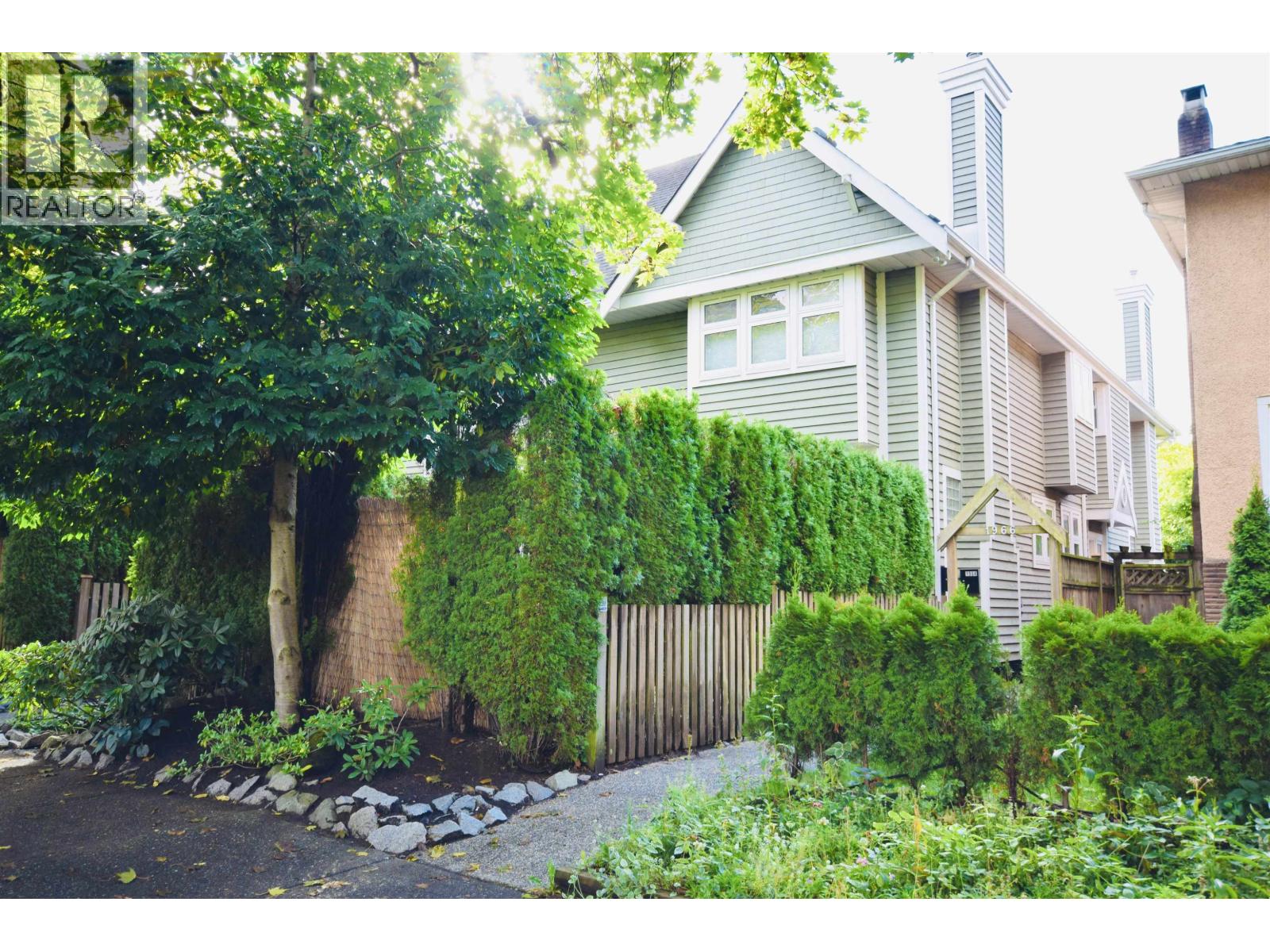 1966 W 11th Avenue, Vancouver, British Columbia  V6J 2C6 - Photo 2 - R3054351