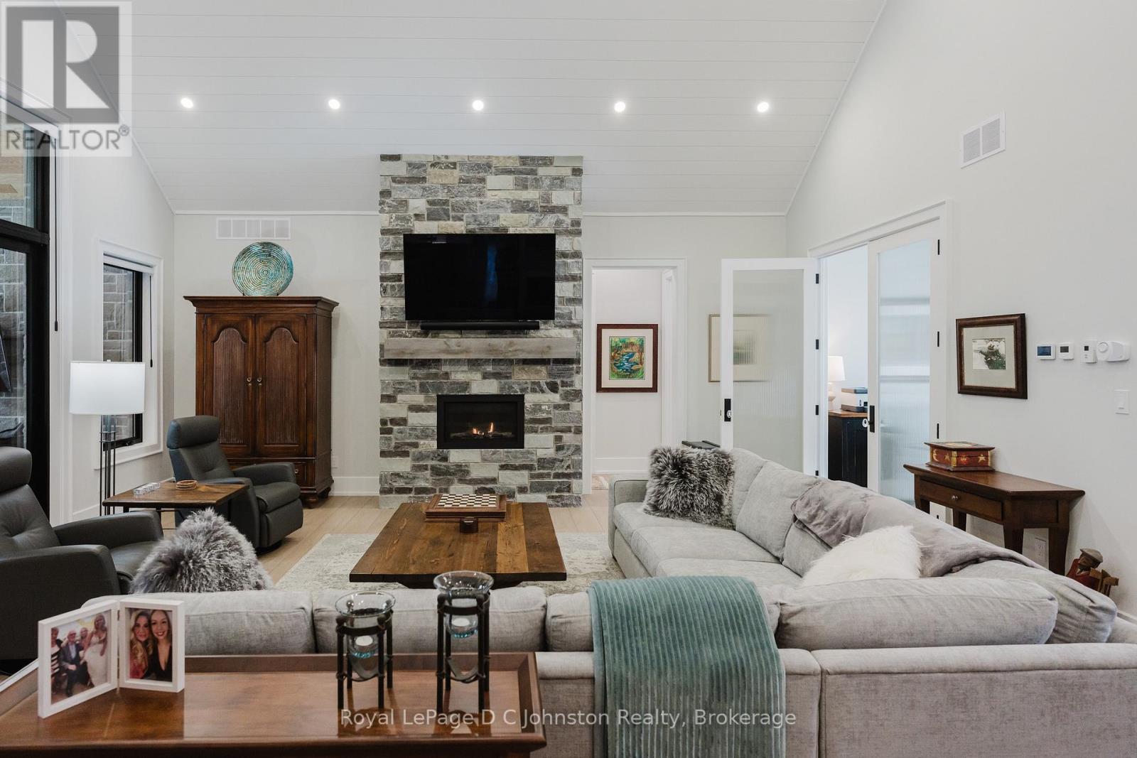 28 Lakeside Woods Crescent, Saugeen Shores, Ontario  N0H 2C6 - Photo 9 - X12438983