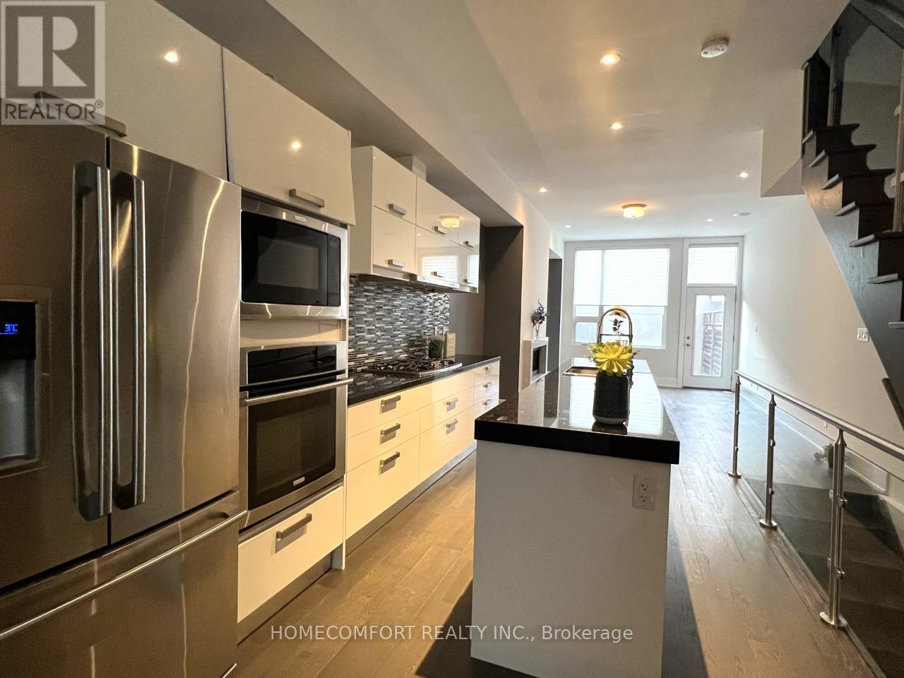 82 Boulton Avenue, Toronto, Ontario  M4M 0B5 - Photo 2 - E12438973