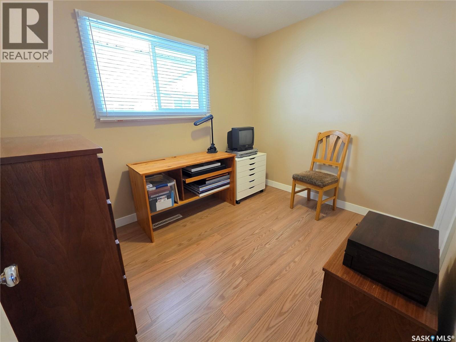 810 11th Avenue Ne, Swift Current, Saskatchewan  S9H 2V4 - Photo 11 - SK019852