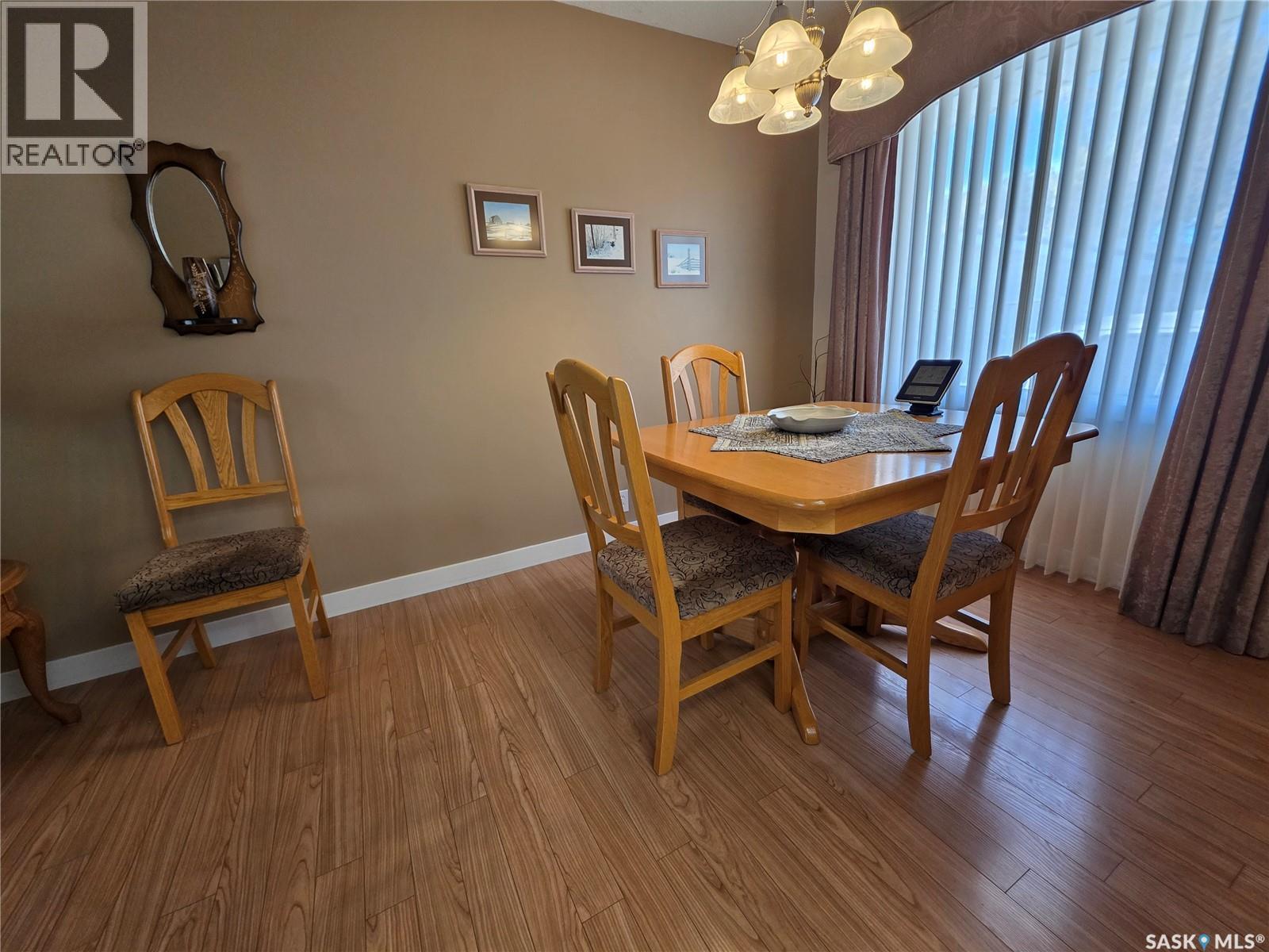 810 11th Avenue Ne, Swift Current, Saskatchewan  S9H 2V4 - Photo 4 - SK019852