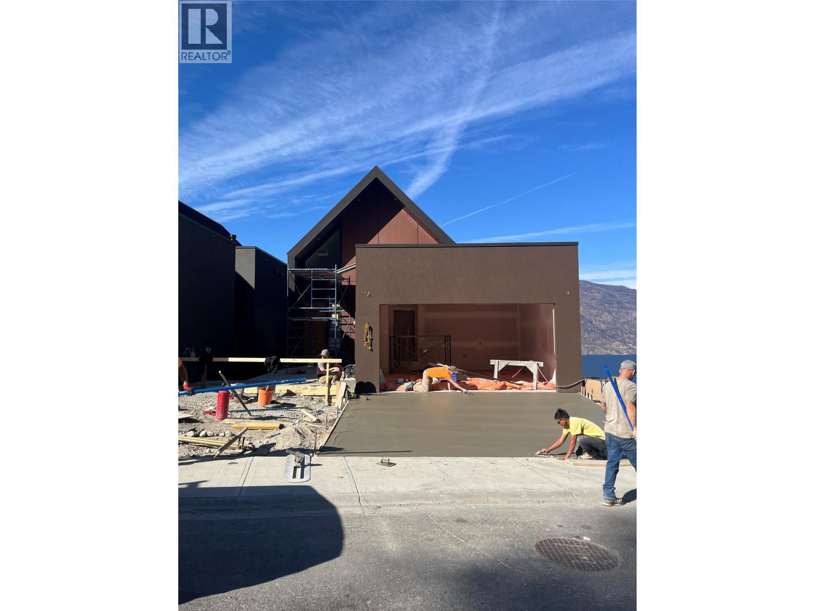 3700 Mckinley Beach Drive Unit# 6, Kelowna, British Columbia  V1V 1G2 - Photo 2 - 10325139
