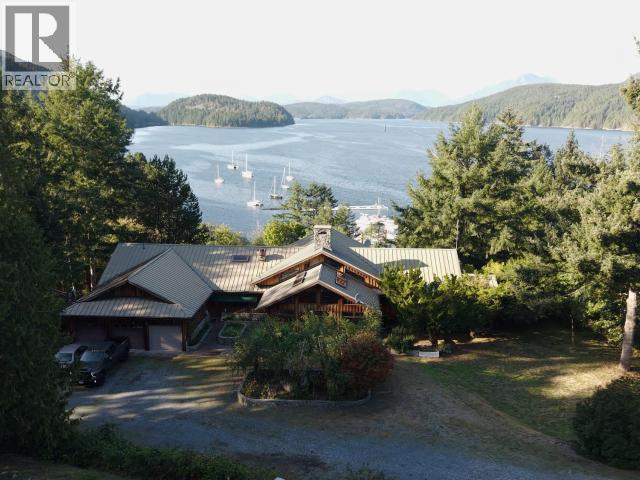 10032 LESLIE ROAD, Powell River, British Columbia