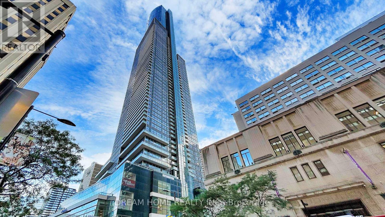 2105 - 386 Yonge Street, Toronto, Ontario  M5B 0A5 - Photo 2 - C12245311