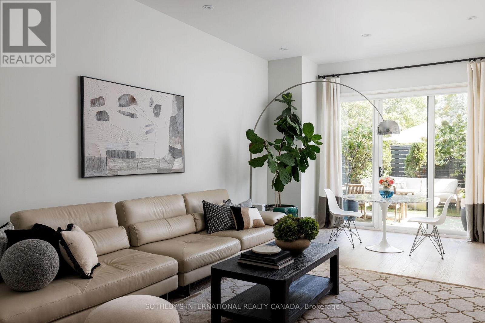 7 Thurloe Avenue, Toronto, Ontario  M4S 0B4 - Photo 4 - C12438699