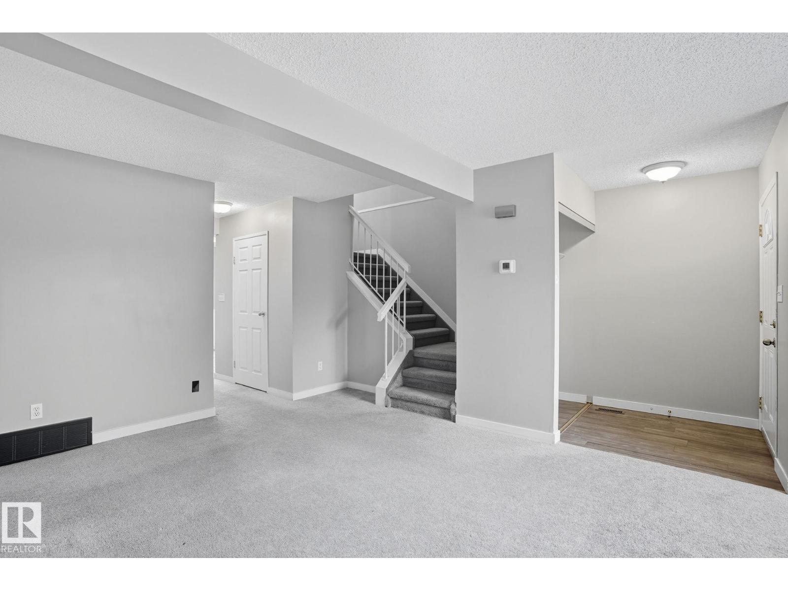 142 Kiniski Cr Nw Nw, Edmonton, Alberta  T6L 5A9 - Photo 7 - E4460333