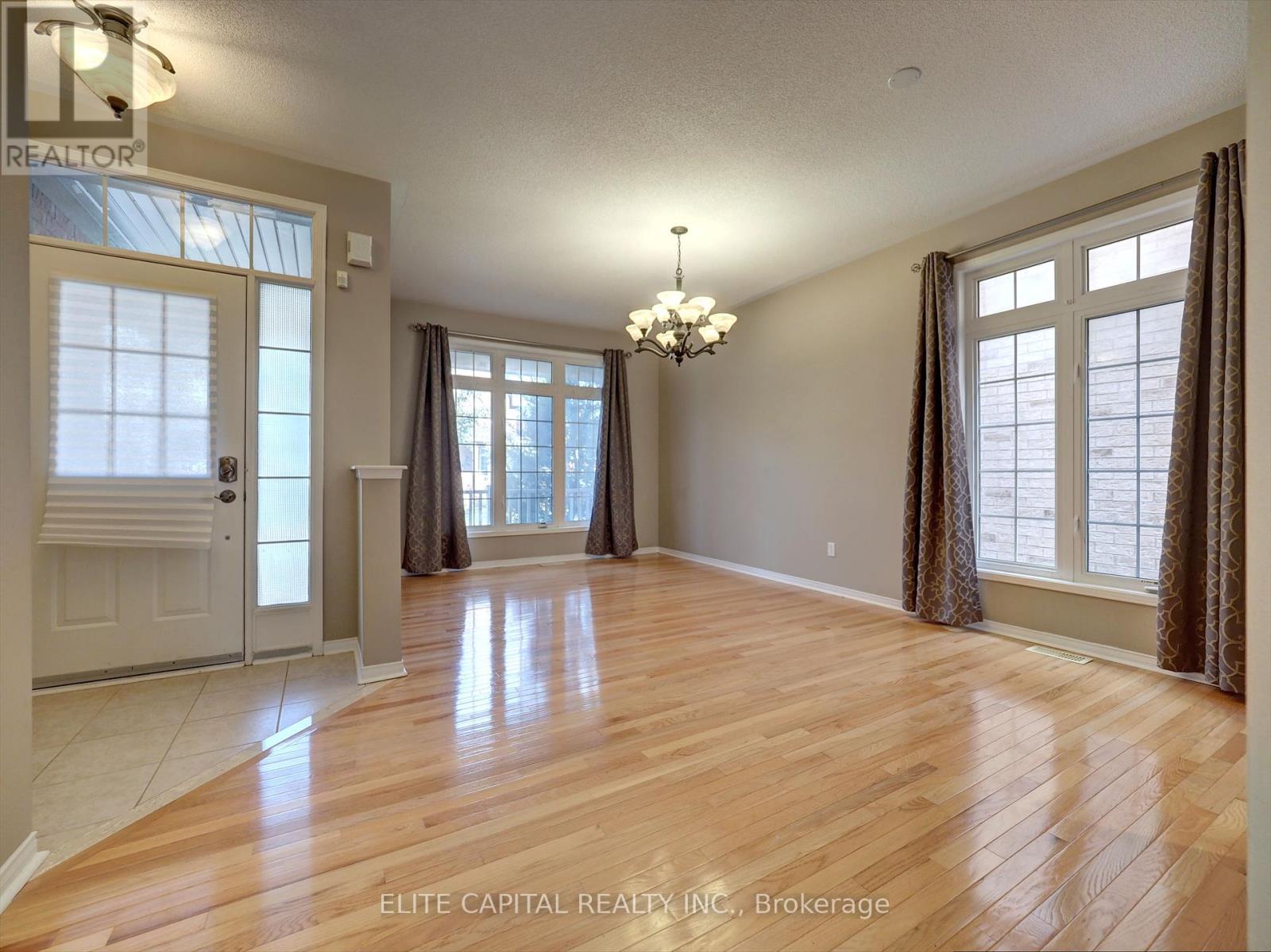 13 Wilcliff Court, Markham, Ontario  L6E 2E5 - Photo 2 - N12439002