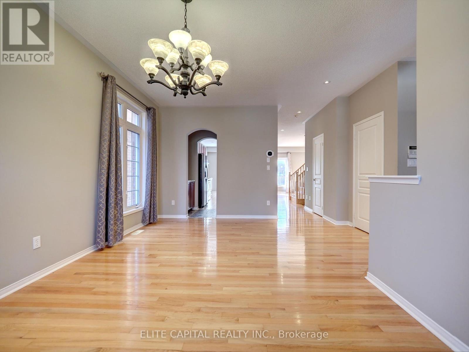 13 Wilcliff Court, Markham, Ontario  L6E 2E5 - Photo 3 - N12439002