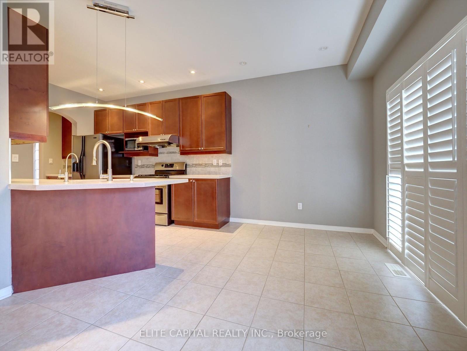 13 Wilcliff Court, Markham, Ontario  L6E 2E5 - Photo 6 - N12439002