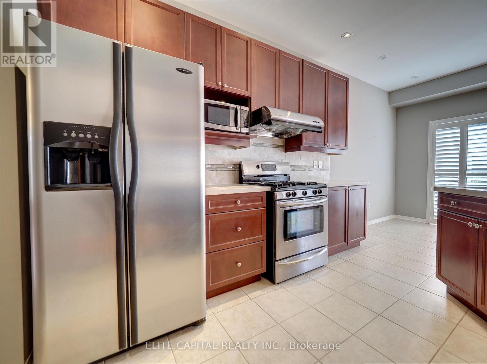 13 Wilcliff Court, Markham, Ontario  L6E 2E5 - Photo 7 - N12439002