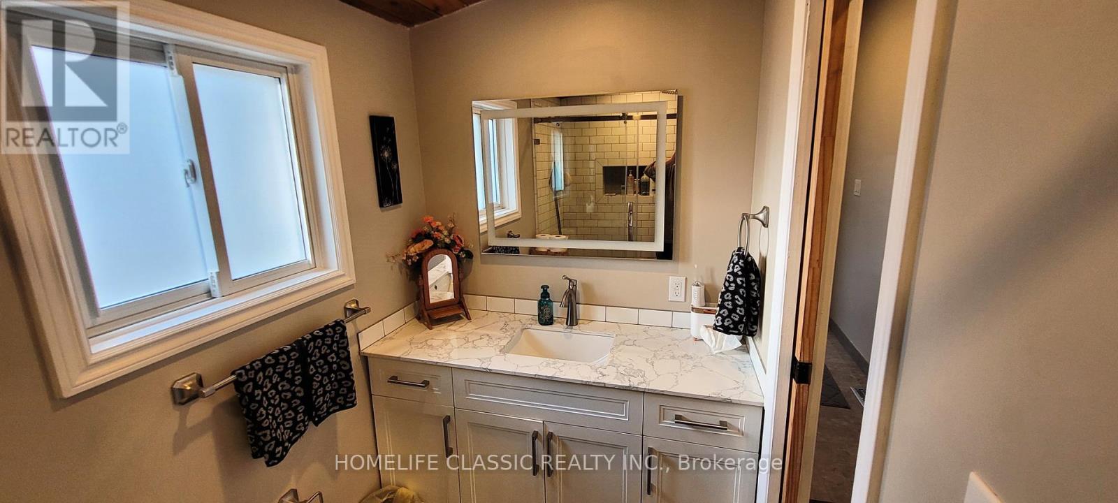 800 Oxbow Park Drive, Wasaga Beach, Ontario  L9Z 2V1 - Photo 12 - S12438972