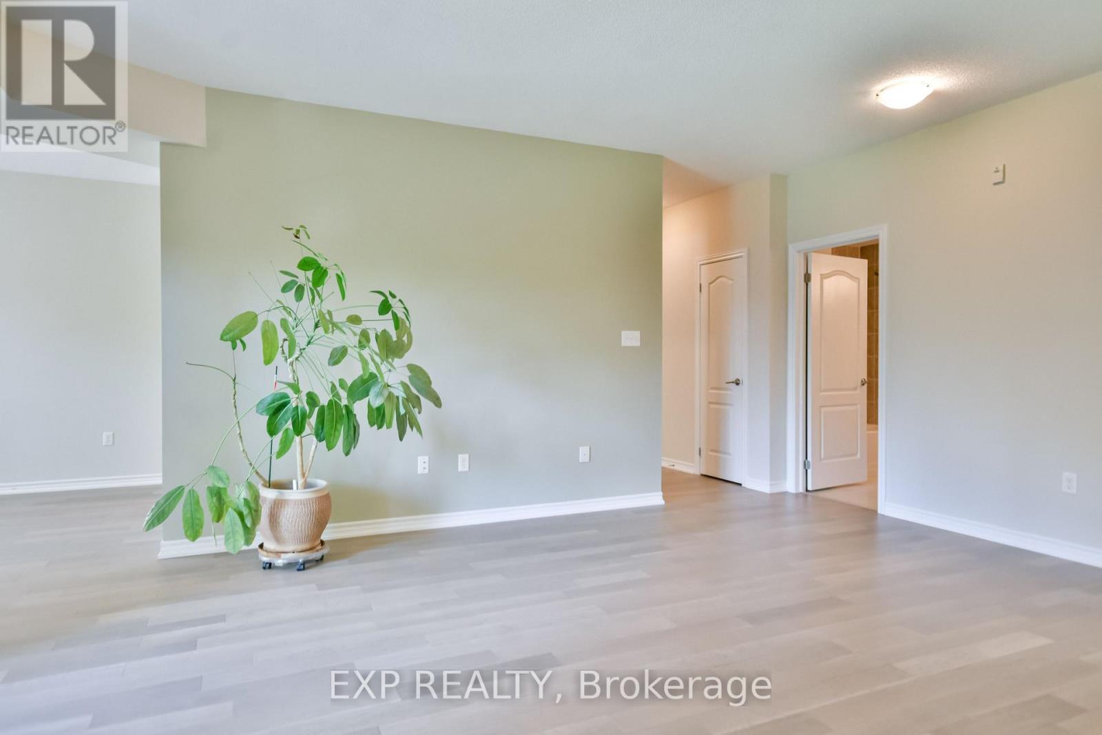 101 - 42 Ferndale Drive S, Barrie, Ontario  L4N 2M5 - Photo 14 - S12438991