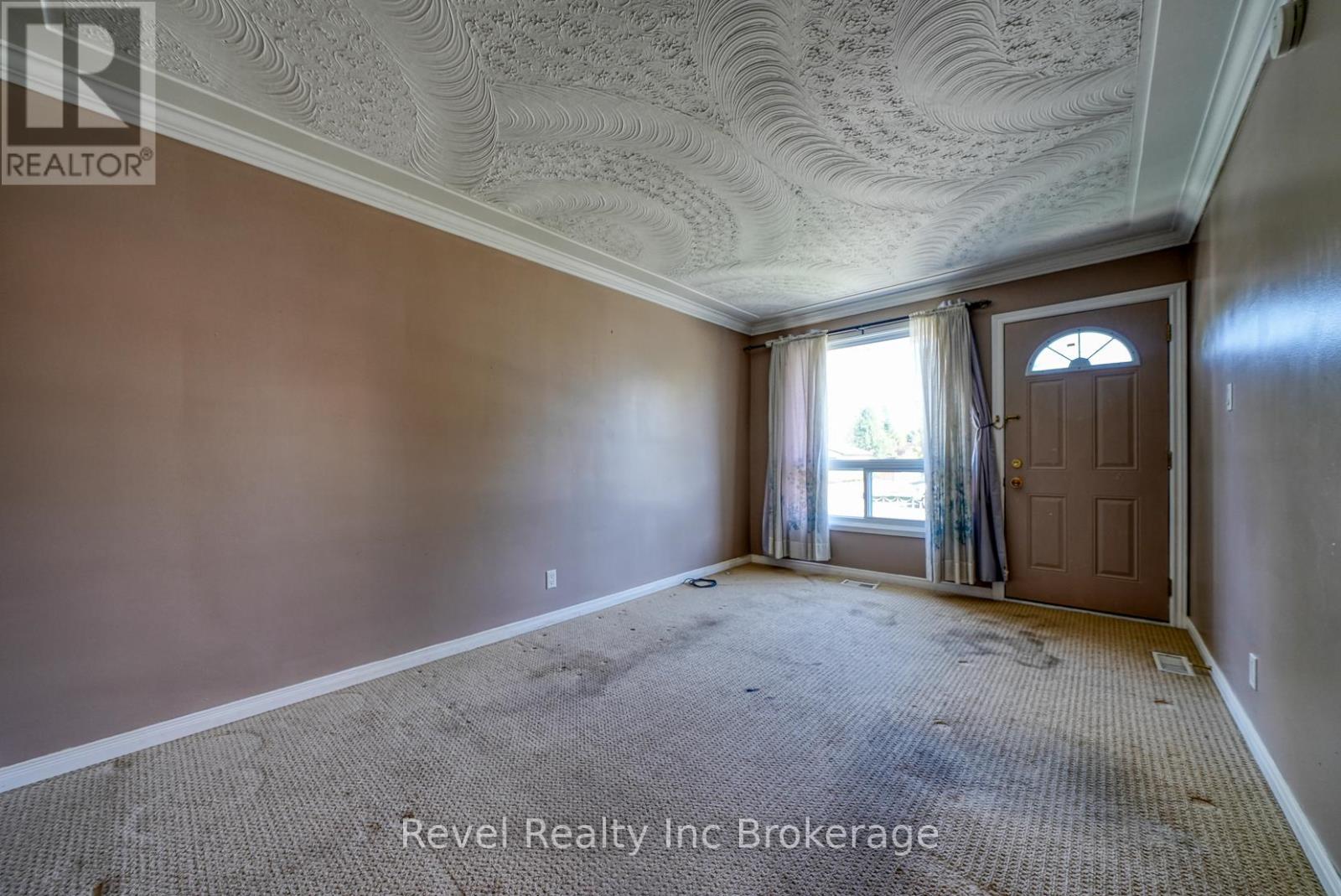 345 Vancouver Street, London East, Ontario  N5W 4S7 - Photo 11 - X12439013