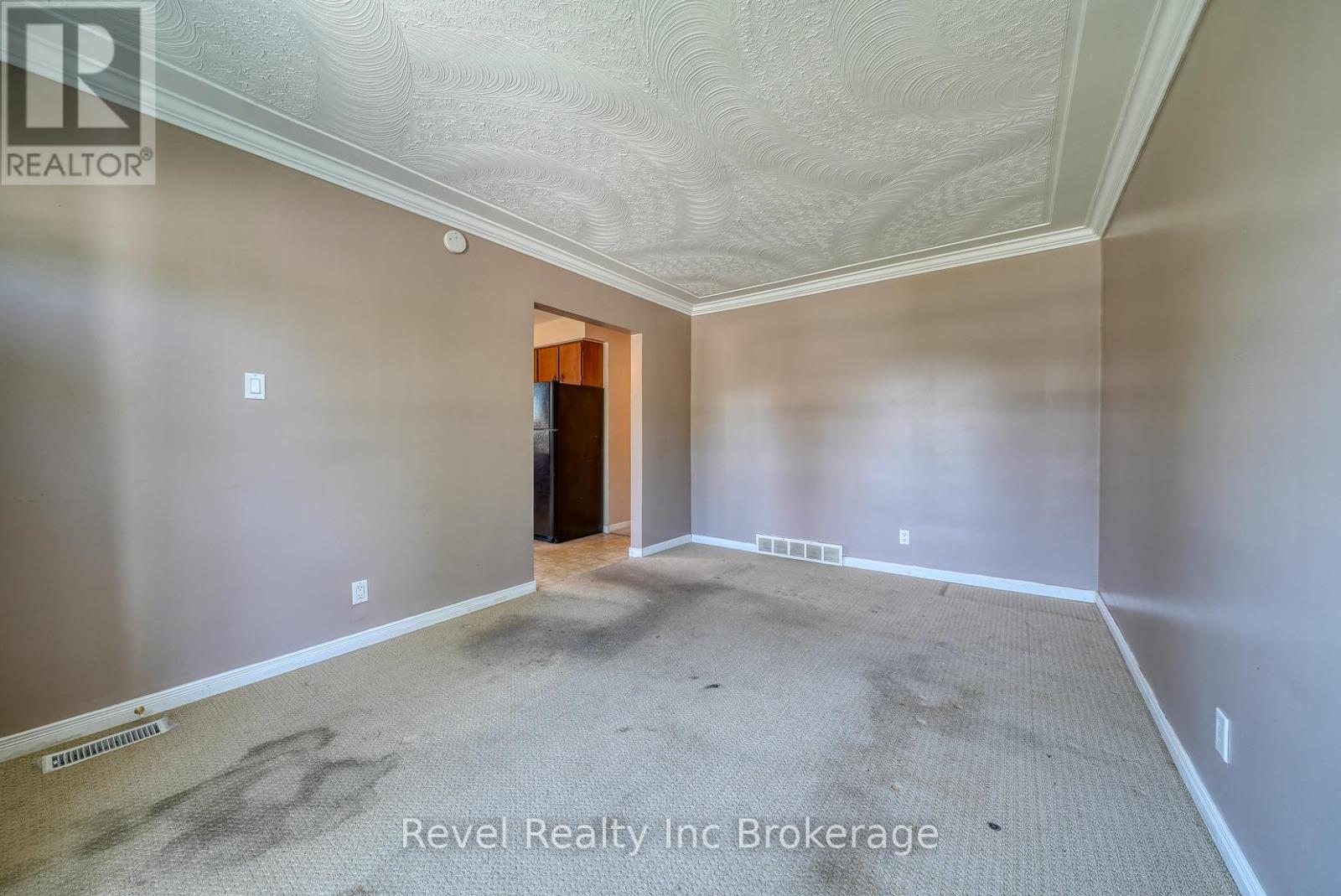 345 Vancouver Street, London East, Ontario  N5W 4S7 - Photo 12 - X12439013