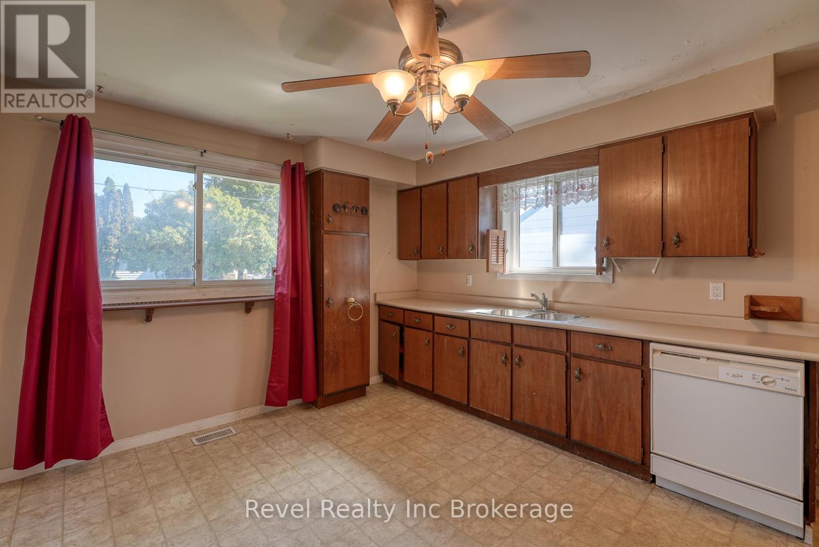 345 Vancouver Street, London East, Ontario  N5W 4S7 - Photo 13 - X12439013