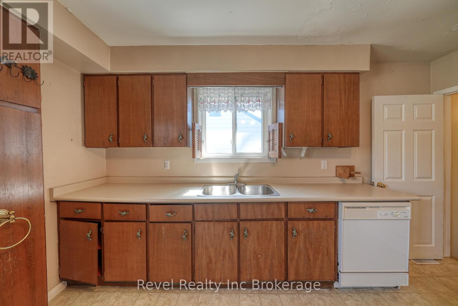 345 Vancouver Street, London East, Ontario  N5W 4S7 - Photo 15 - X12439013