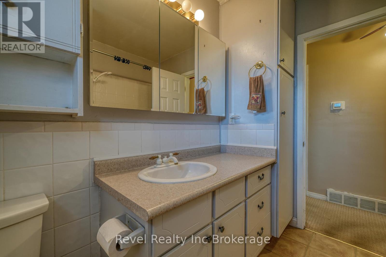 345 Vancouver Street, London East, Ontario  N5W 4S7 - Photo 18 - X12439013